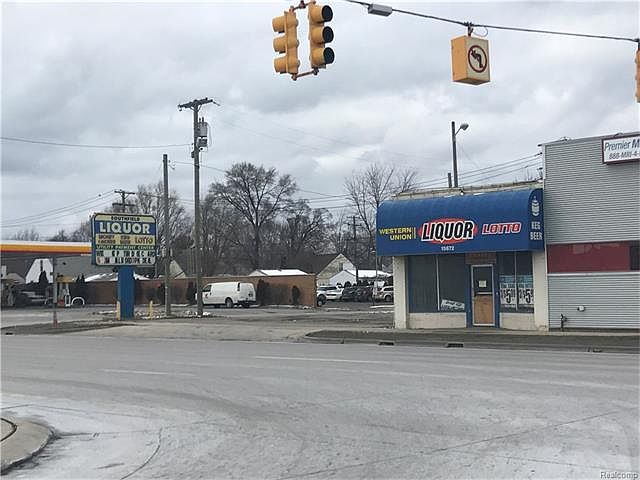 2nd image of 15672 Southfield Rd