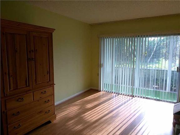 5th image of 2705 Nassau Bnd APT C1