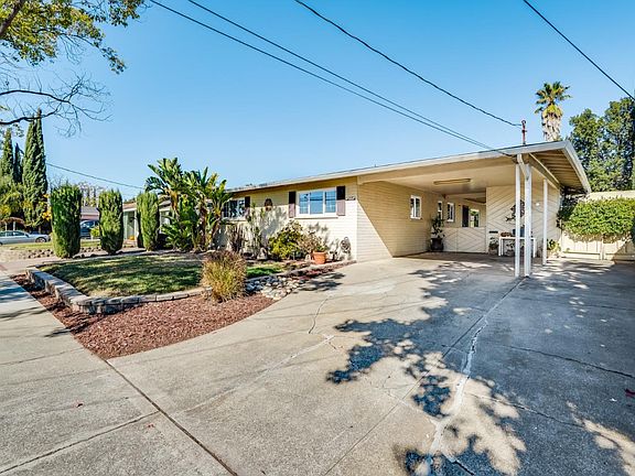 3rd image of 160 El Campo Dr