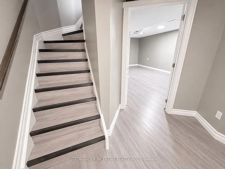 90 Moon Dr — Photo 23