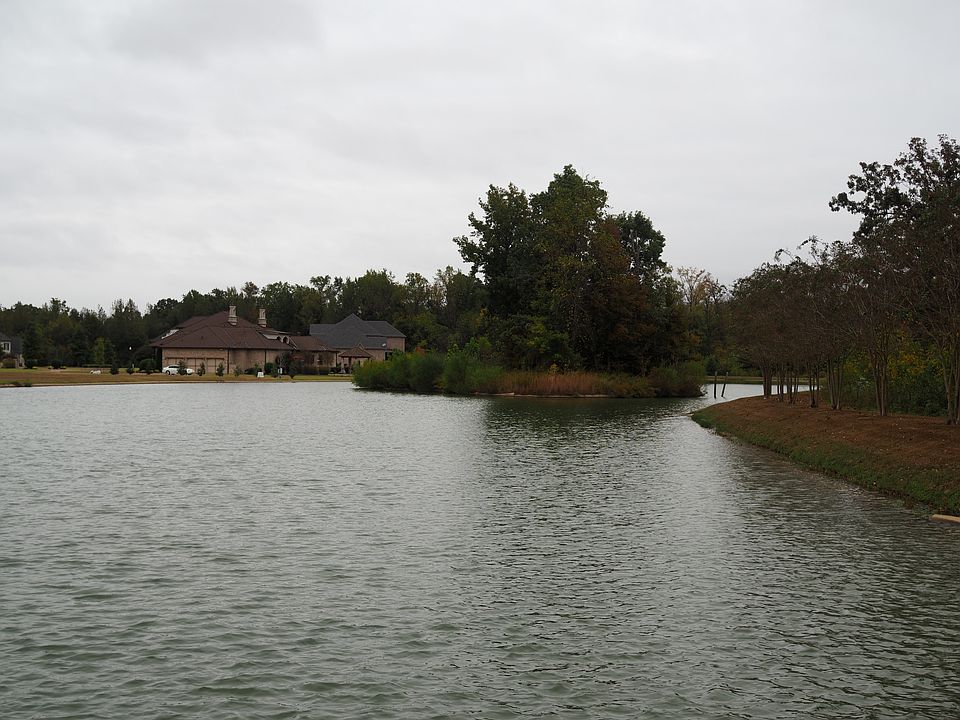 1st image of 30 Bentbrook Cv