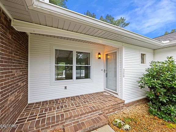 2nd image of 238 Lakeview Dr