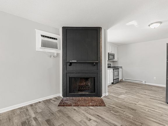 2nd image of 3562 Bancroft Dr