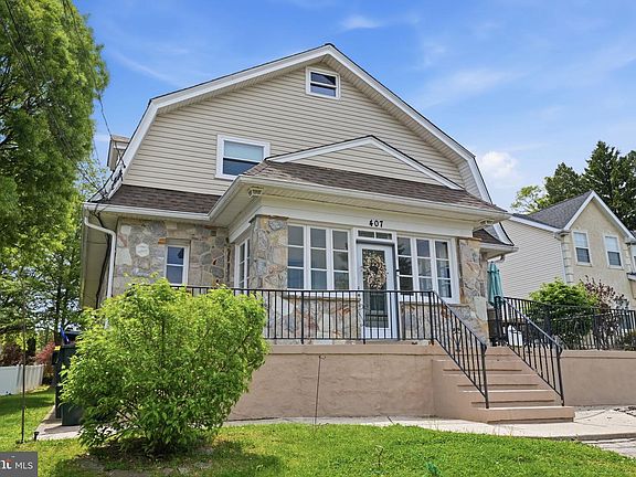 3rd image of 407 Castello Ave