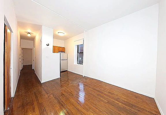 3rd image of 301 E 95th St APT 1A
