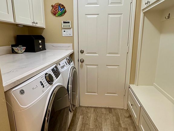 5th image of 3308 Oak Knoll Dr