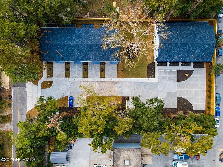 4213 Spirea Dr #C — Photo 38