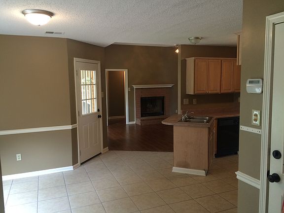 2nd image of 50 Country Place Dr