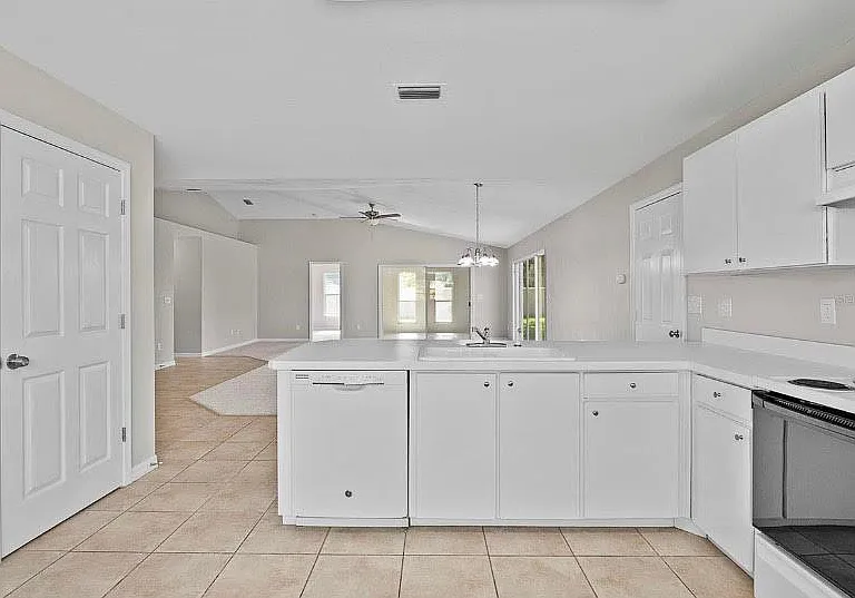 18 Spinnaker Cir — Photo 6