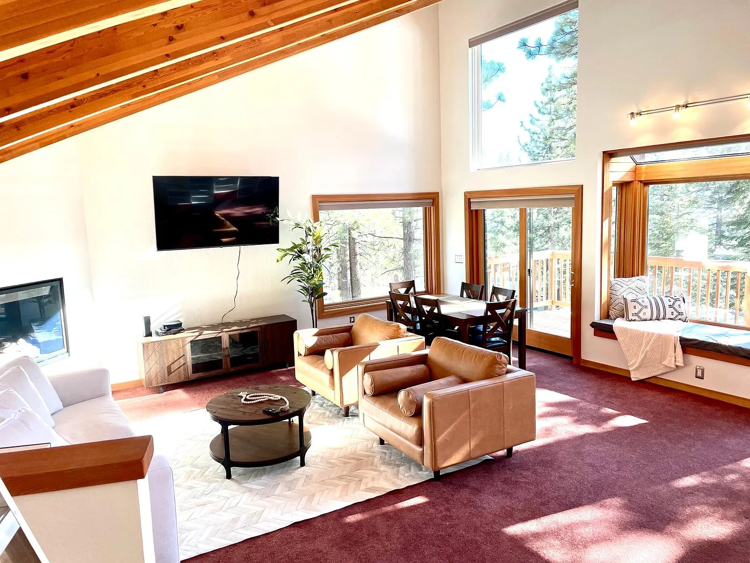 3 bed, 2241 sqft, $6,100 — Photo 2