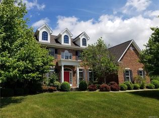 7 Nature Cove Ct, Buffalo, NY 14221