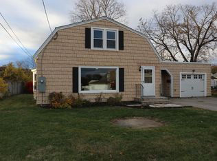 77 Chestnut St, Rochester, NH 03867