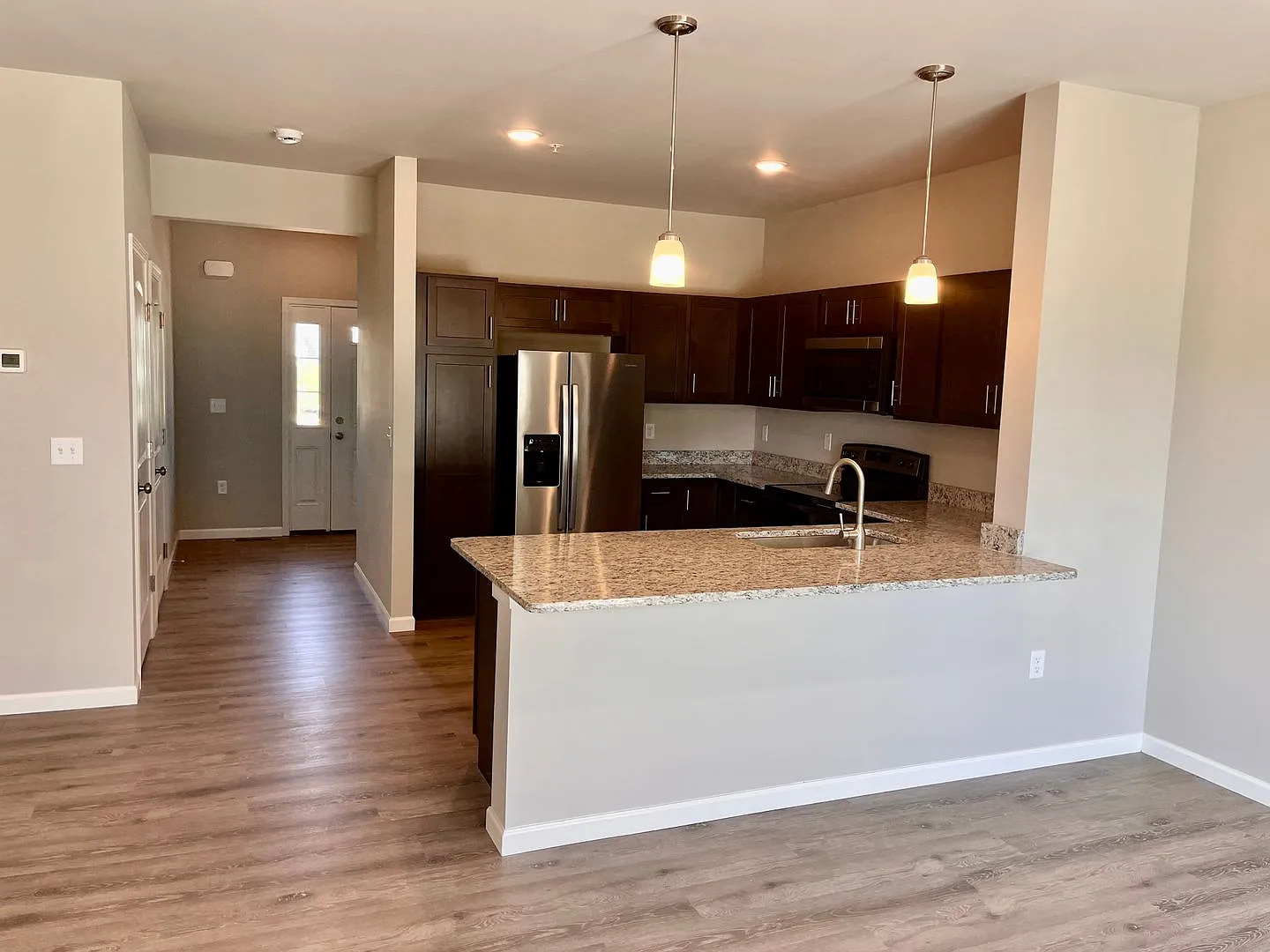 1Riverview Townhomes — Photo 2