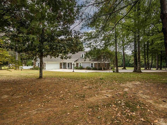 4th image of 755 Clara Dr