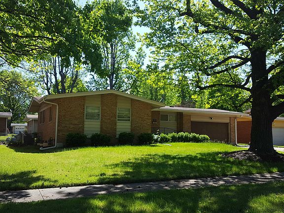 3rd image of 9742 Venice Dr