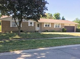 1206 Collins Dr, Effingham, IL 62401