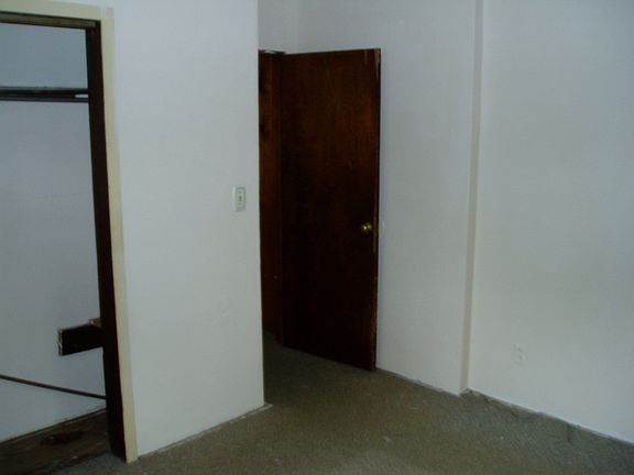 3rd image of 118 S Shore Dr