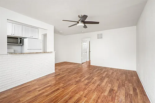 3910 Dallas St #3 Photo 1