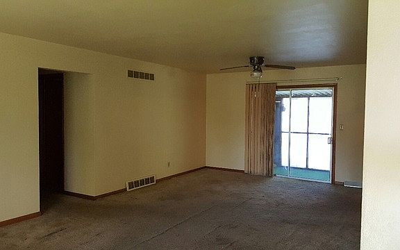 3rd image of 6291 Balboa St