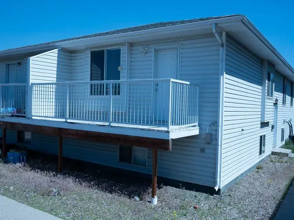 64 Valleyview Dr SW, Medicine Hat, AB T1A 8N6