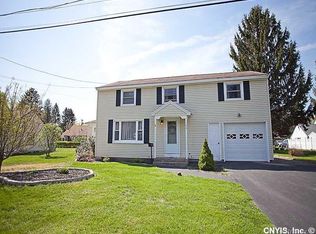 106 Ridgewood Dr, North Syracuse, NY 13212