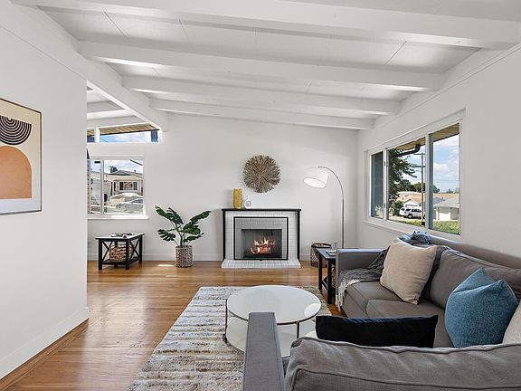 4th image of 401 Wilshire Avenue