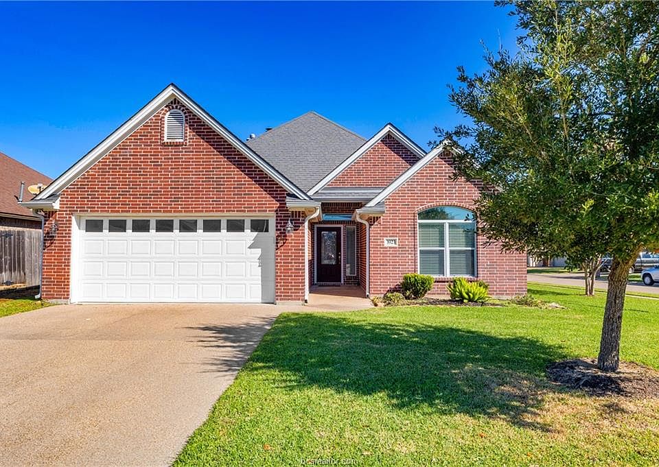 1st image of 3923 Latinne Ln