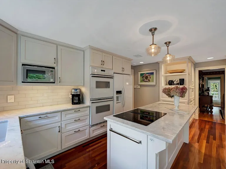 3360 Forest Rd — Photo 15