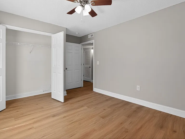Alex Place Apartments — Photo 34