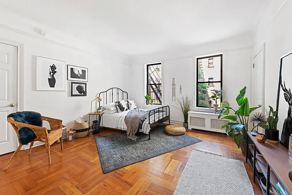 Sold by Compass | media 1