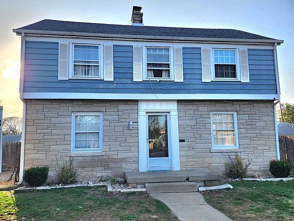 2nd image of 1512 Grand Ave