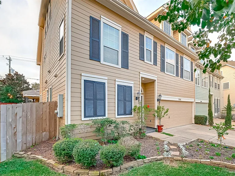 2650 Shady Acres Lndg — Photo 2
