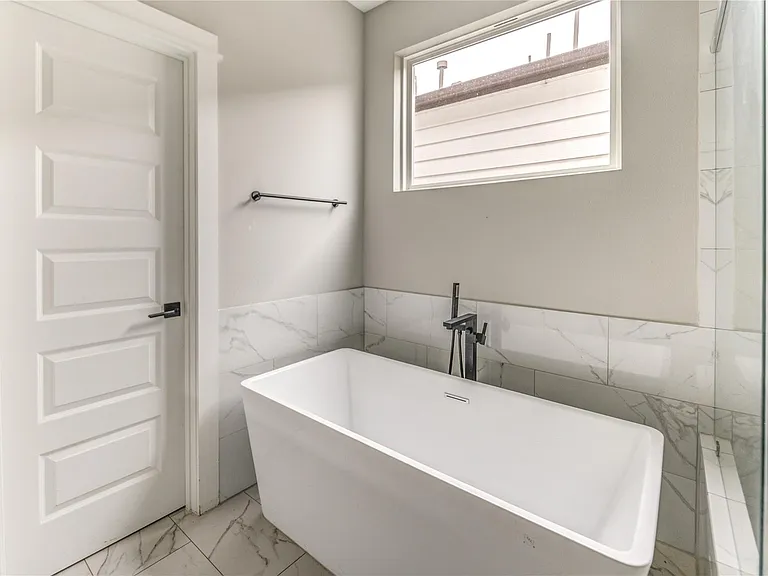4220 McKinley St — Photo 36