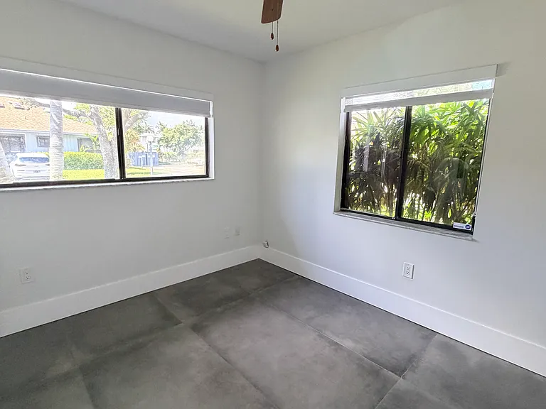 1531 Gabriel St — Photo 8