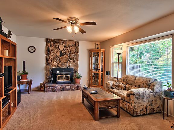 5th image of 7866 Sungarden Dr