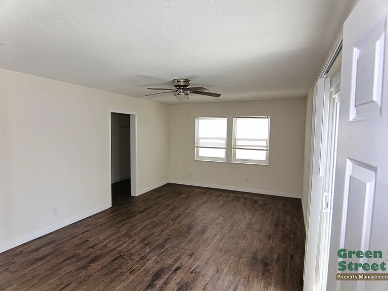 6831 Amherst St — Photo 36