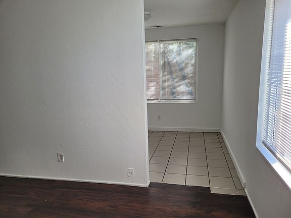 5th image of 2519 S Parkcrest Dr APT 4