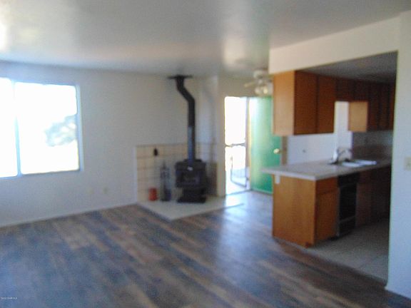 5th image of 736 S Montezuma St