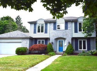 1757 Foxcroft Rd, East Lansing, MI 48823