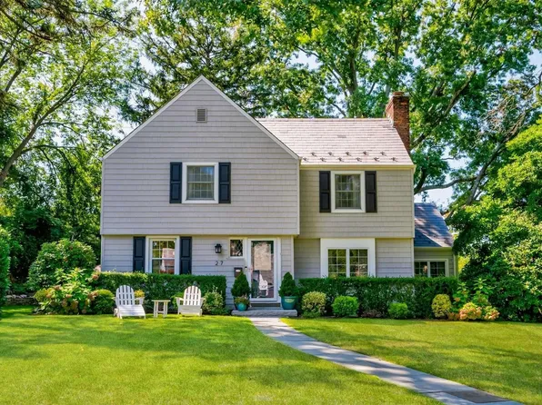 27 Crestwood Road, Port Washington, NY 11050