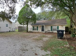 1406 W Dumble St, Alvin, TX 77511
