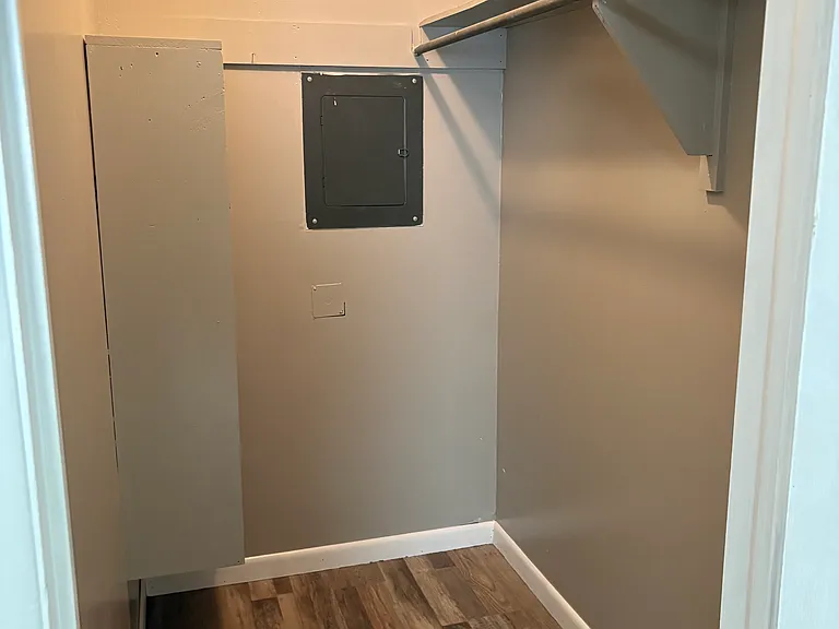 1211 Exchange St — Photo 4