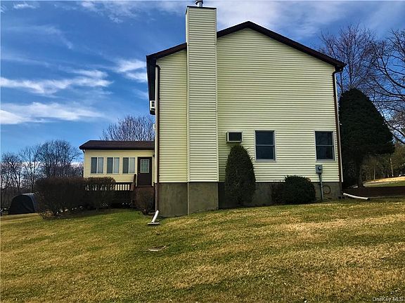 4th image of 4 Longview Dr
