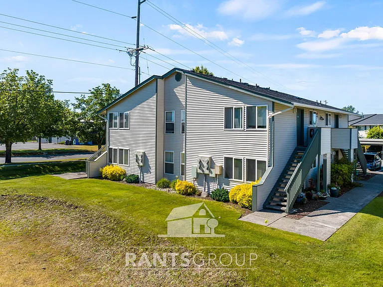 Yelm Creek Apartments — Photo 10