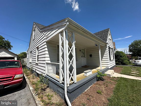 4th image of 11042 Lincoln Ave