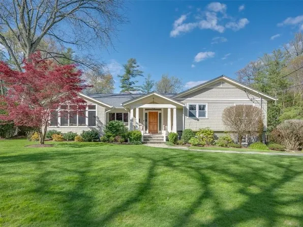 6 Douglas Circle, Rye, NY 10580
