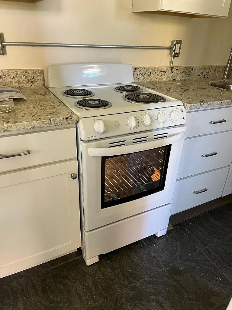 1888 S 1100 E — Photo 2