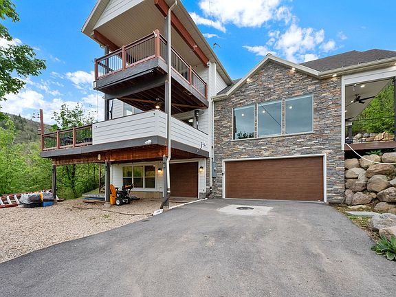 2nd image of 1121 Willow Ln #145
