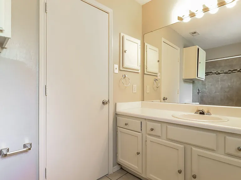 4803 Glen Valley Dr — Photo 10