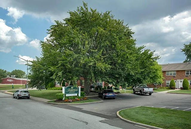 Fairfield Village at Levittown — Photo 28